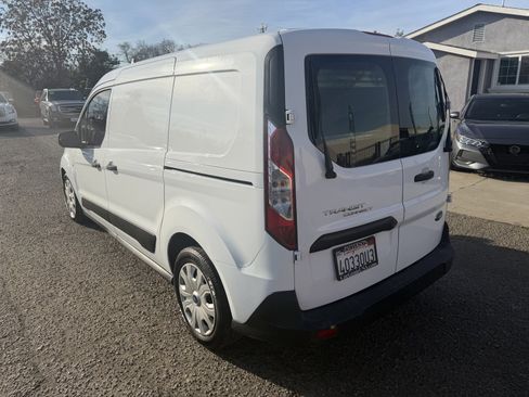 Used 2022 Ford Transit Connect XLT image 8