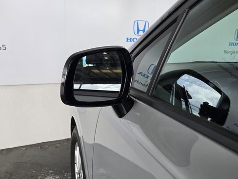 Used 2024 Kia Carnival LX image 55