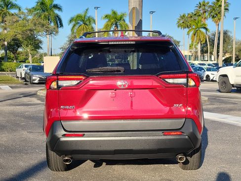 Used 2023 Toyota RAV4 XLE image 6