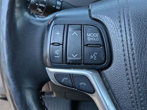 Used 2018 Toyota Highlander Limited Platinum AWD/4WD image 23