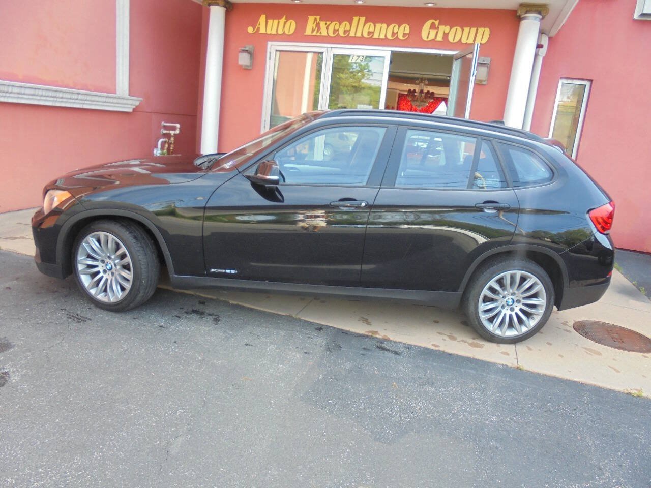 Used 2013 BMW X1 xDrive28i w/ Ultimate Pkg AWD/4WD image 4