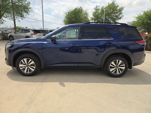 New 2026 Nissan Pathfinder SL FWD image 6