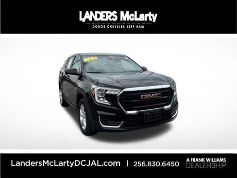Used 2024 GMC Terrain SLE FWD image 1