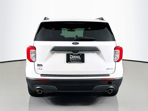 Used 2022 Ford Explorer XLT w/ Equipment Group 202A image 12