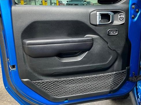 Used 2021 Jeep Gladiator Willys image 22