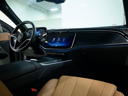 Used 2025 Mercedes-Benz E 450 4MATIC All-Terrain Wagon image 14