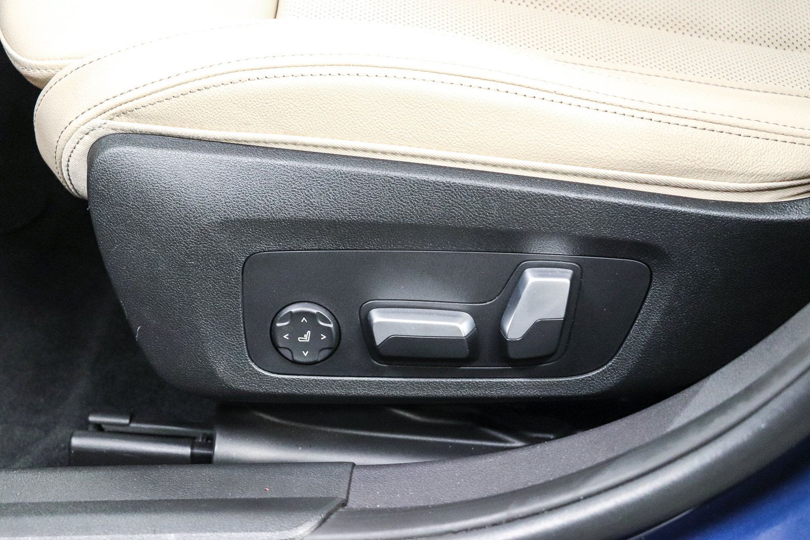 Certified 2023 BMW 330i Sedan w/ Driving Assistance Package RWD image 20