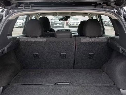 Used 2019 Nissan Rogue Sport SV image 16