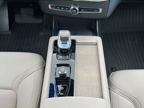 New 2026 Volvo XC90 B6 Plus w/ Protection Package AWD/4WD image 17