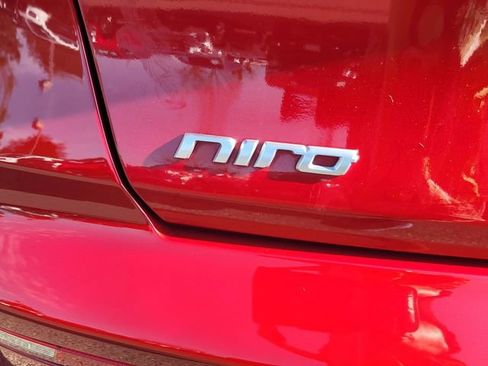 Used 2018 Kia Niro EX w/ EX Premium Package image 7