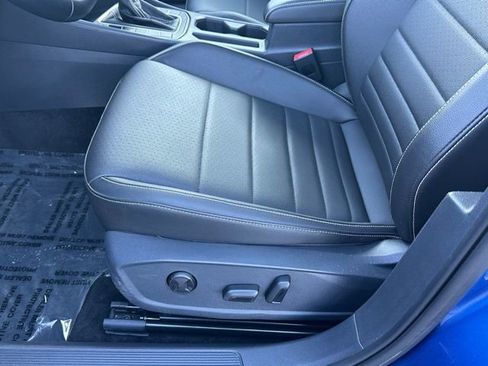 Used 2023 Volkswagen Jetta SE w/ Panoramic Sunroof Package image 27