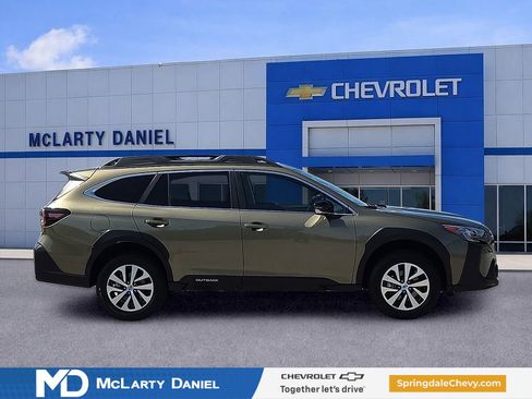 Used 2024 Subaru Outback Premium AWD/4WD image 6