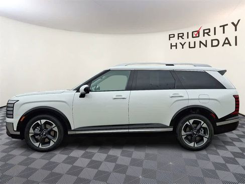 Used 2026 Hyundai Palisade Limited image 7