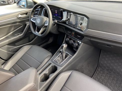 Used 2022 Volkswagen Jetta SE image 27