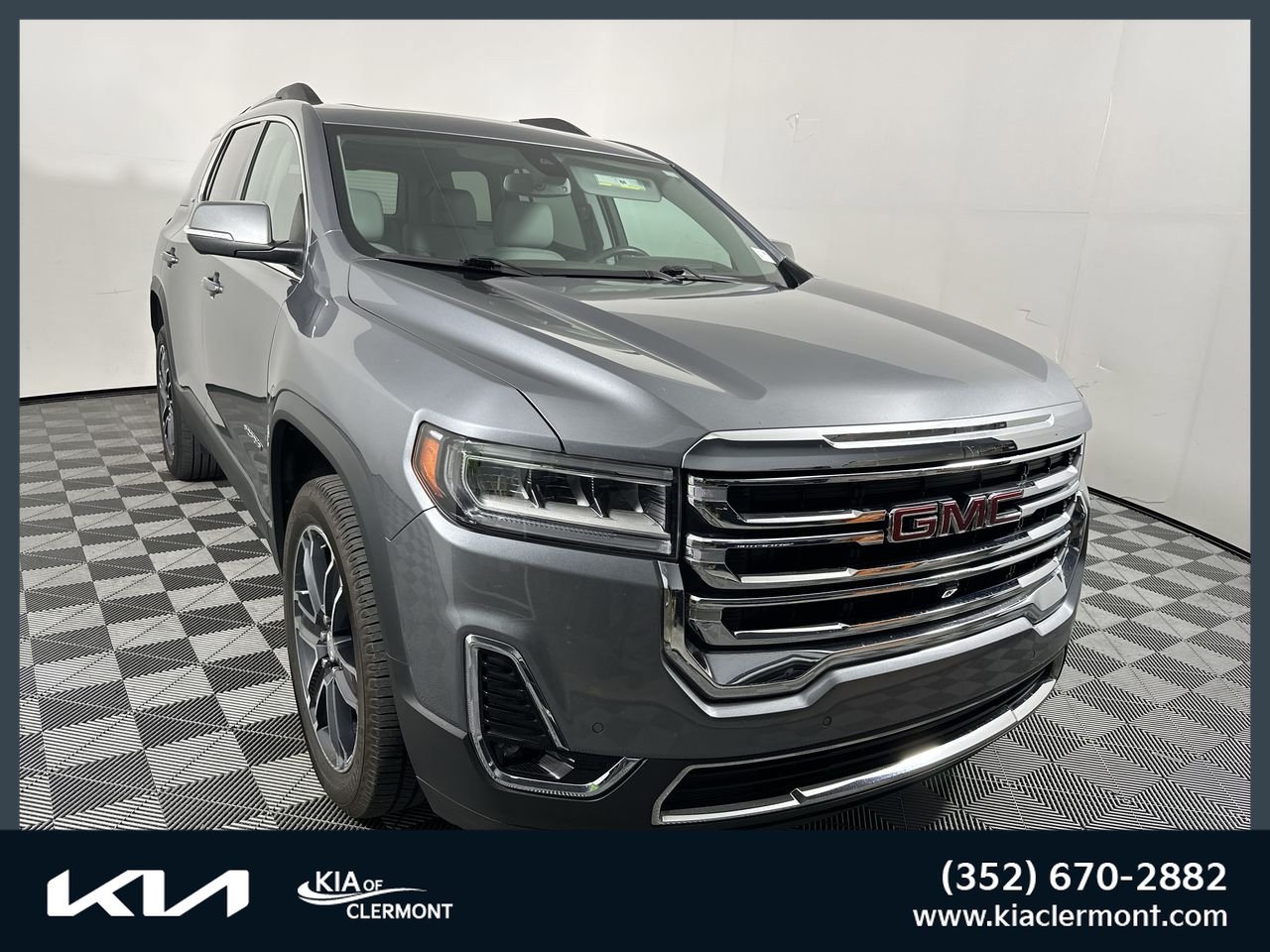 Used 2020 GMC Acadia SLT w/ Driver Alert Package II FWD image 1