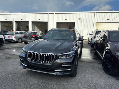 Used 2023 BMW X5 sDrive40i w/ Executive Package RWD image 1