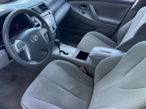 Used 2009 Toyota Camry LE FWD image 10