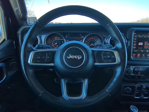 Used 2021 Jeep Wrangler Unlimited Sahara image 20