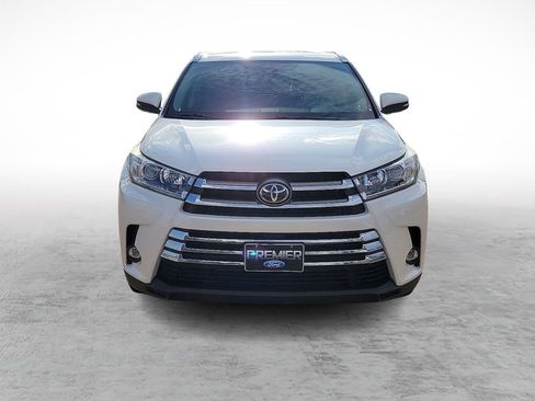Used 2019 Toyota Highlander Limited FWD image 3