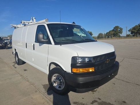 Used 2025 Chevrolet Express 2500 Work Van w/ Communications Package image 4
