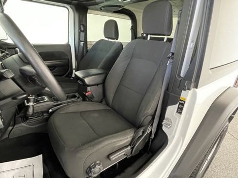 Used 2022 Jeep Wrangler Sport image 33