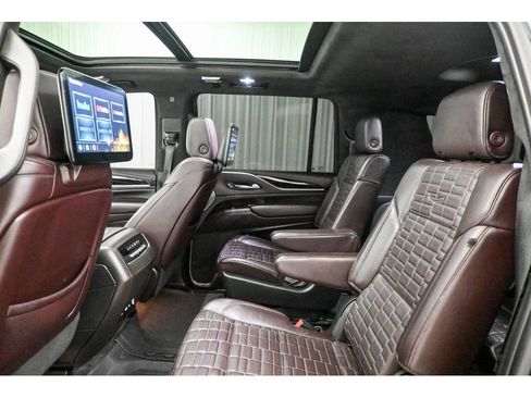 Used 2022 Cadillac Escalade ESV Premium Luxury Platinum image 26