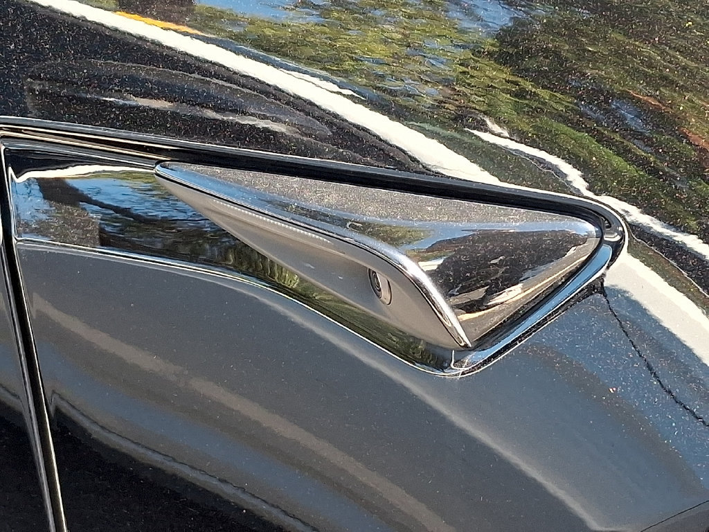 Used 2025 Tesla Model X AWD/4WD image 9