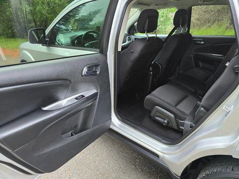 Used 2013 Dodge Journey SXT w/ Flexible Seating Group FWD image 18