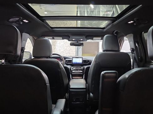 Used 2022 Ford Explorer ST-Line w/ Class IV Trailer Tow Package image 15