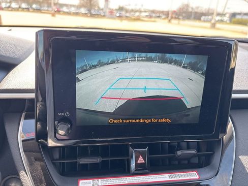 Used 2025 Toyota Corolla Cross LE image 25