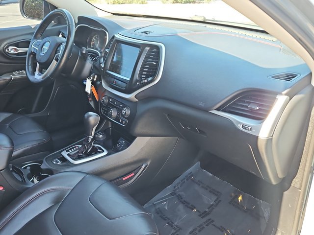 Used 2014 Jeep Cherokee Trailhawk w/ Leather Interior Group AWD/4WD image 21