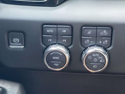Used 2024 GMC Sierra 1500 AT4X AWD/4WD image 29