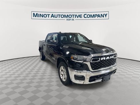 Used 2025 RAM 1500 Big Horn AWD/4WD image 2