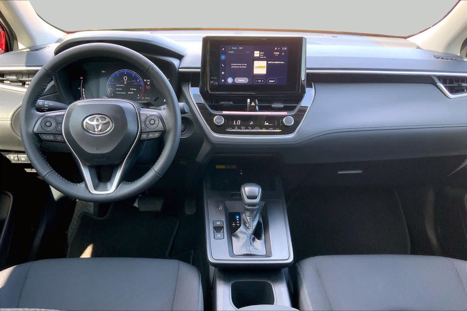Used 2026 Toyota Corolla Cross LE FWD image 15