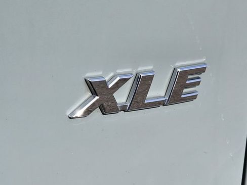 Used 2023 Toyota RAV4 XLE Premium image 33