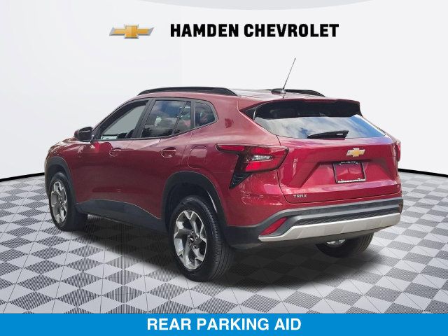 Used 2024 Chevrolet Trax LT w/ Driver Confidence Package FWD image 5