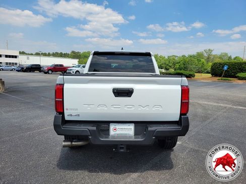 Used 2024 Toyota Tacoma SR AWD/4WD image 5