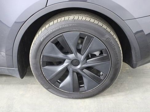 Used 2024 Tesla Model Y Long Range image 45
