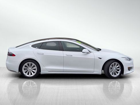Used 2017 Tesla Model S 75 RWD image 3