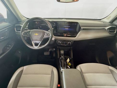 Used 2025 Chevrolet TrailBlazer LT w/ Convenience Package AWD/4WD image 30