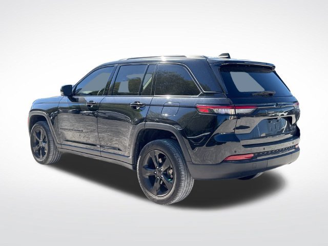 Used 2023 Jeep Grand Cherokee Limited w/ Black Appearance Package RWD image 3