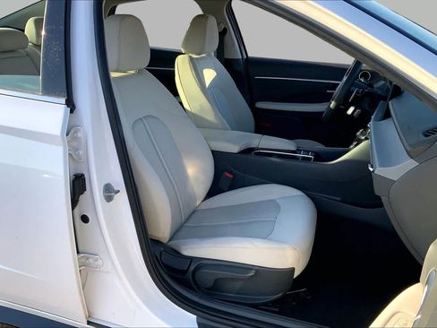 Used 2025 Hyundai Sonata SEL FWD image 9