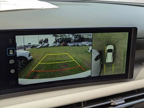 Used 2025 Hyundai Tucson Limited FWD image 12