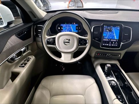 Used 2024 Volvo XC90 B6 Plus AWD/4WD image 8