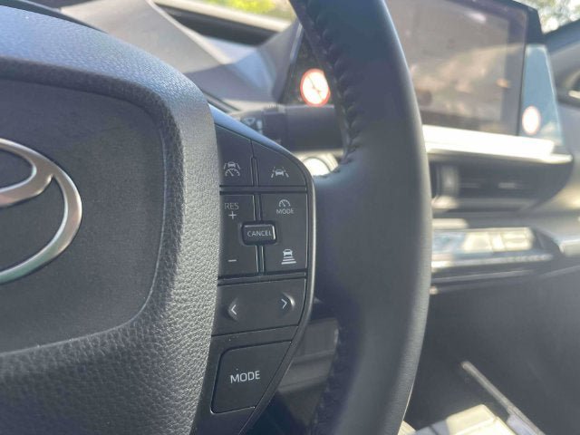 Used 2025 Toyota Prius LE FWD image 22