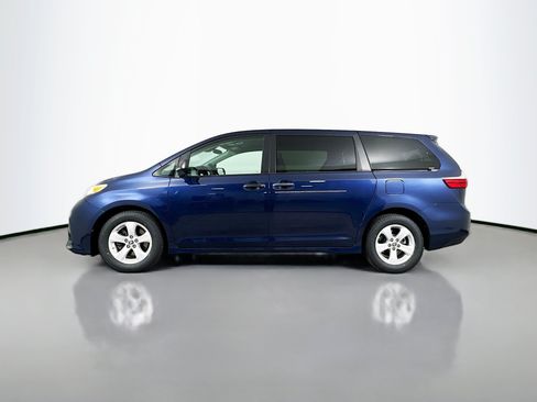 Certified 2020 Toyota Sienna L FWD image 4