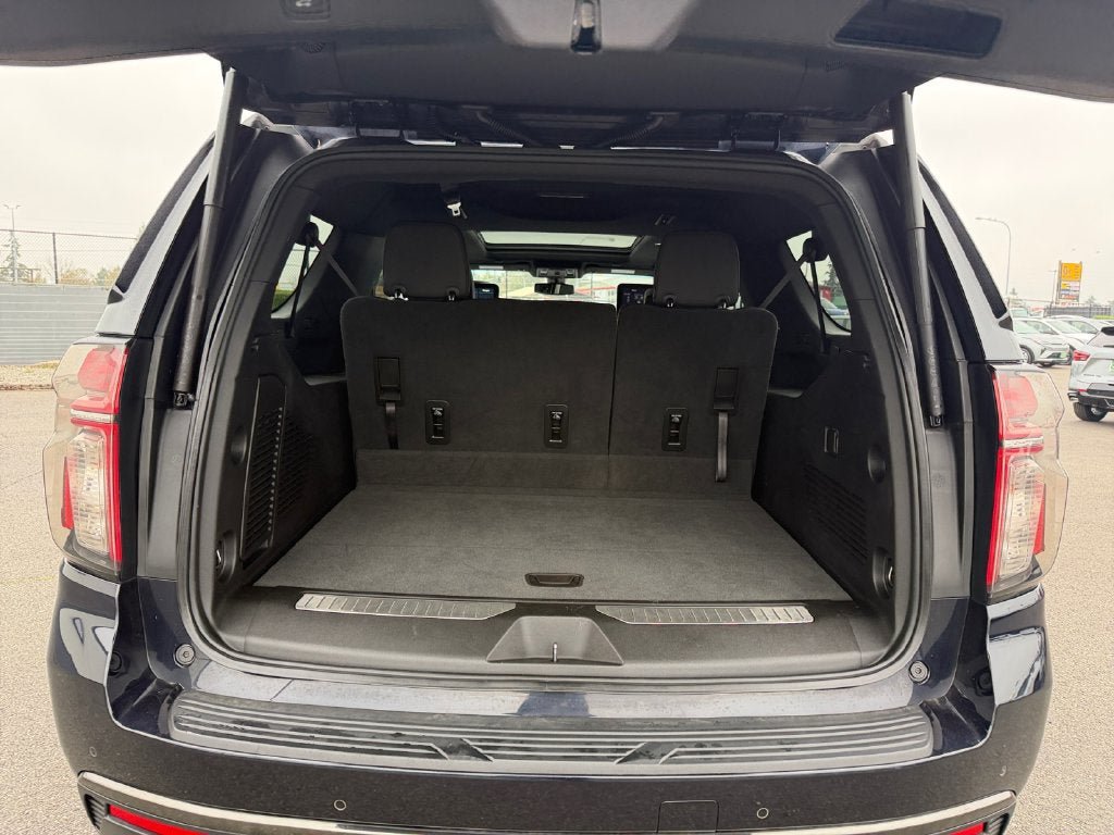 Used 2021 Chevrolet Suburban Z71 w/ Rear Media and Nav Package AWD/4WD image 23
