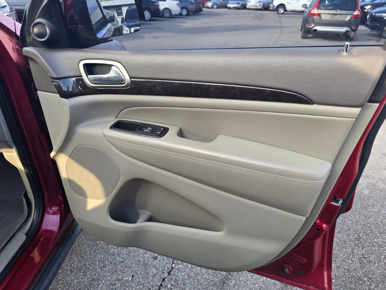 Used 2013 Jeep Grand Cherokee Laredo AWD/4WD image 21