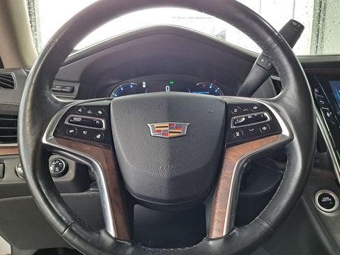 Used 2016 Cadillac Escalade ESV Luxury image 10