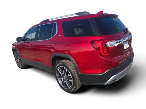 Used 2023 GMC Acadia SLT w/ Technology Package FWD image 3